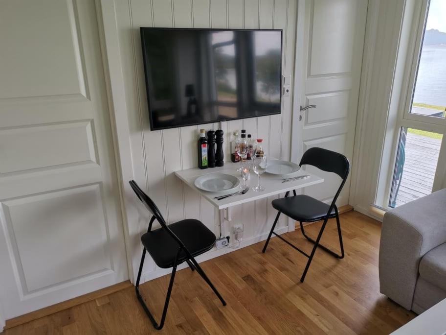Feriehus Ved Sjoen Tomra Extérieur photo
